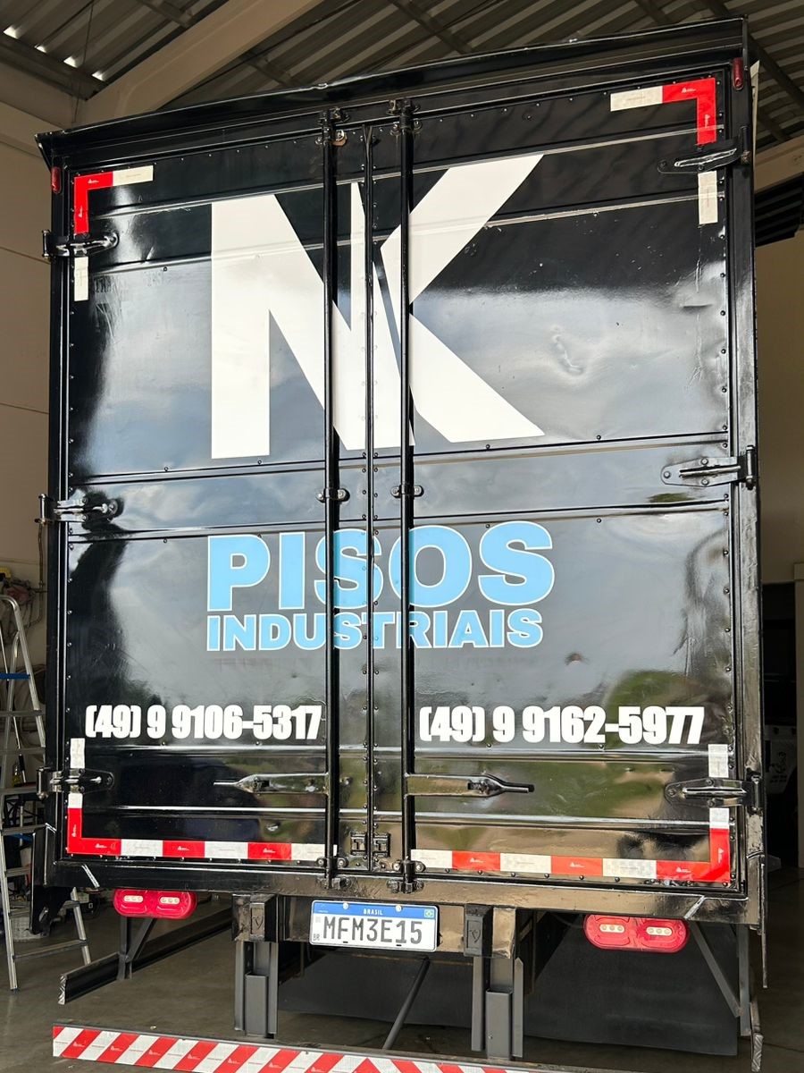 Serviço de Envelopamento de caminhão para NK Industriais